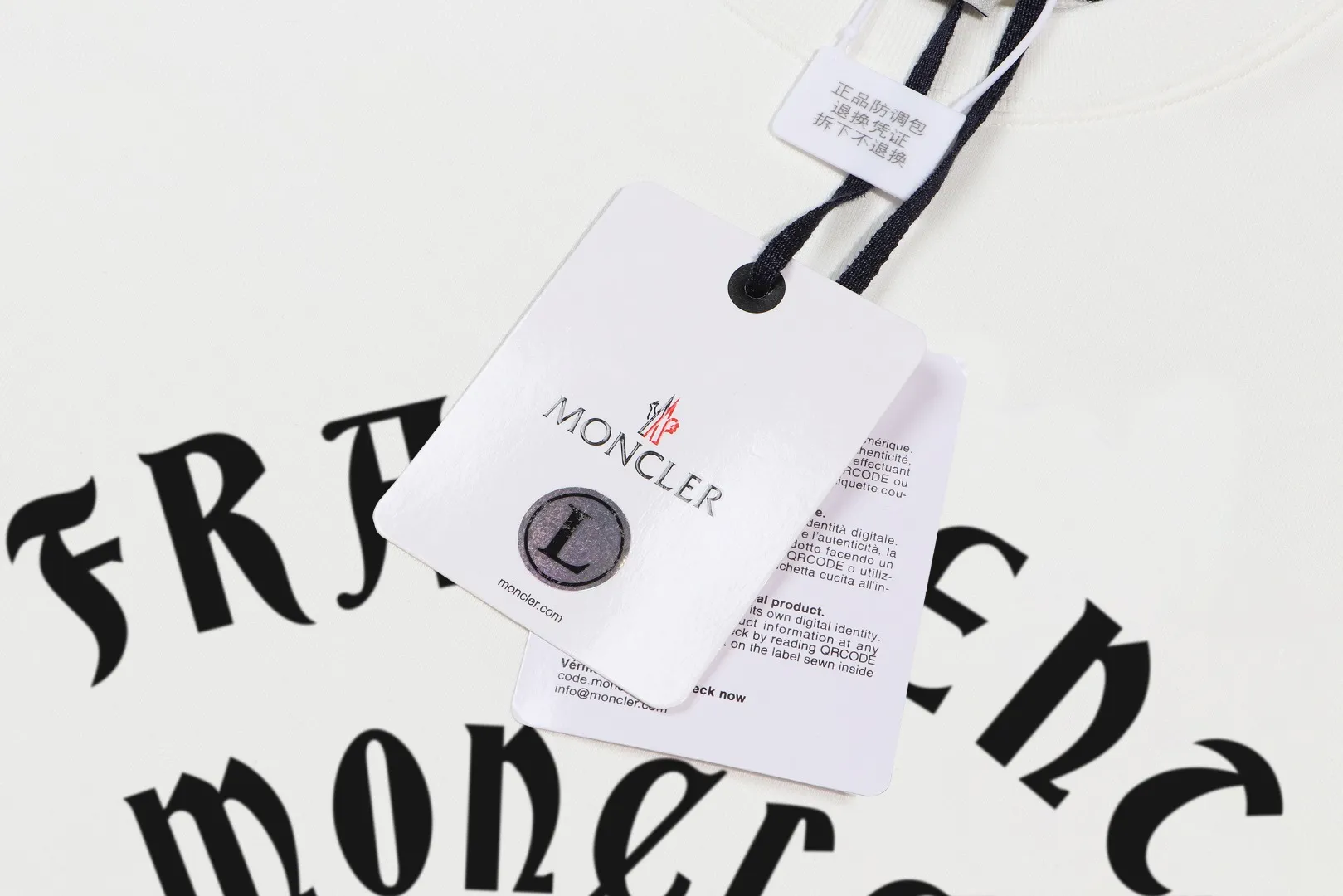 📦 📦 【 In Stock】 〖 𝐌𝐎𝐍𝐂𝐋𝐄𝐑~ 〗 440g ， ， Factory 2024FW ， Premium Breathable Same Style ：Black White Size：S M L XL 2XL